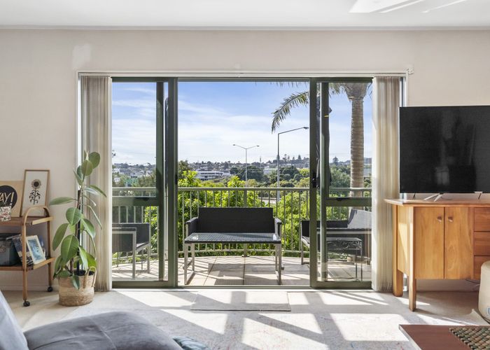  at 14/2 Onehunga Harbour Road, Onehunga, Auckland
