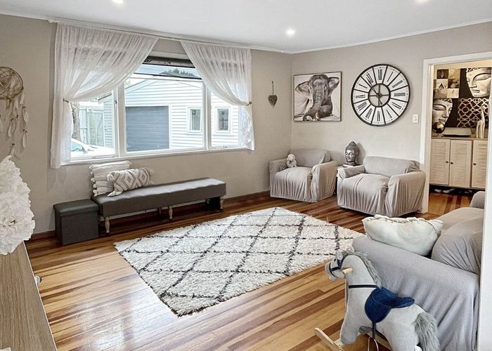  at 105 Sturges Road, Henderson, Waitakere City, Auckland