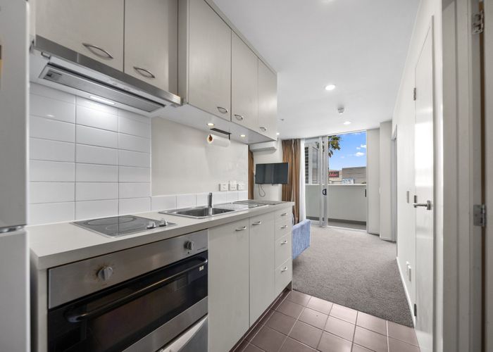  at 203/17 Amersham Way, Manukau, Manukau City, Auckland
