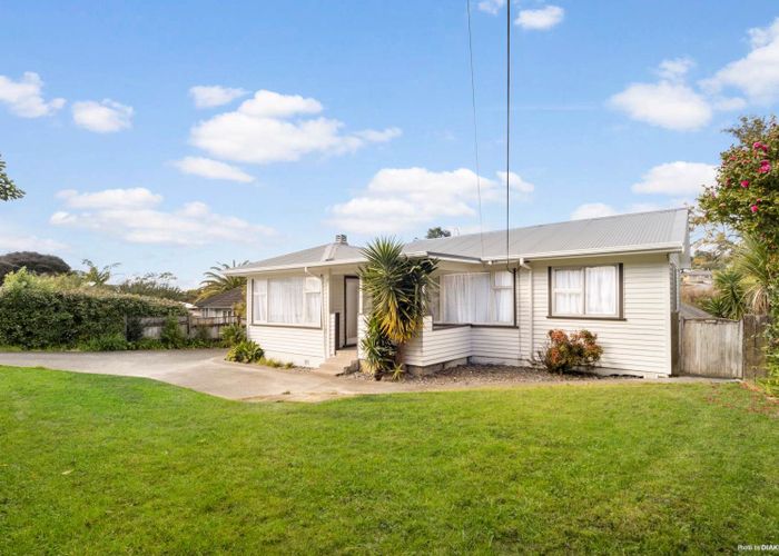  at 105 Triangle Road, Massey, Waitakere City, Auckland