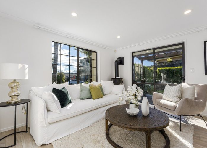  at 33 Admirals Court Drive, Greenhithe, Auckland