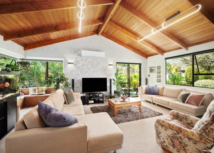  at 8 Fernwood Grove, Bayview, Auckland
