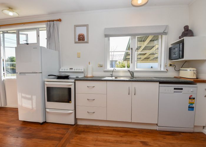  at 33 Wyndham Street, Carterton