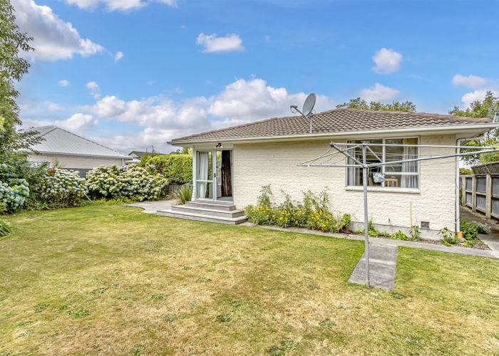  at 2/27 Gardiners Road, Bishopdale, Christchurch