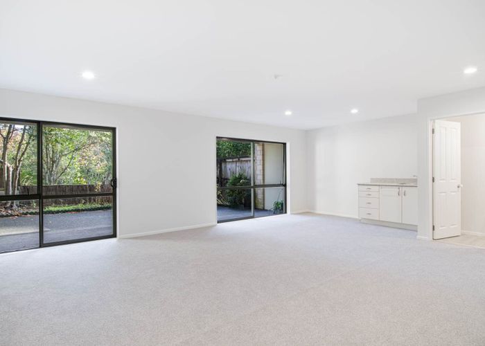  at 5/90 Albany Highway, Albany, North Shore City, Auckland