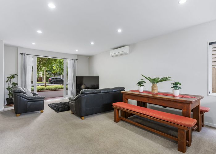  at 12 Hakawai Avenue, Takanini