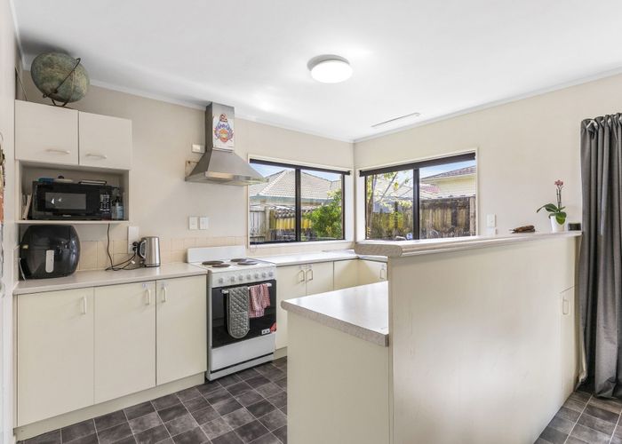  at 2/1 Laurie Avenue, Papakura, Papakura, Auckland