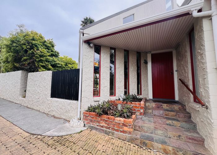  at 25 Maioro Street, New Windsor, Auckland City, Auckland