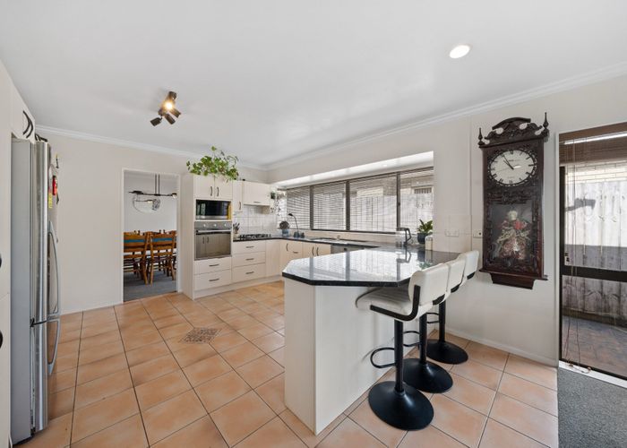  at 4 Castlehill Court, Wattle Downs, Manukau City, Auckland