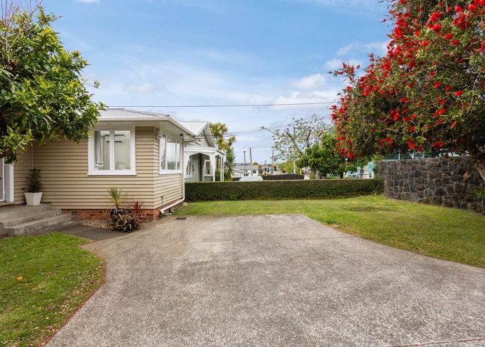 at 1/140 Richardson Road, Owairaka, Auckland