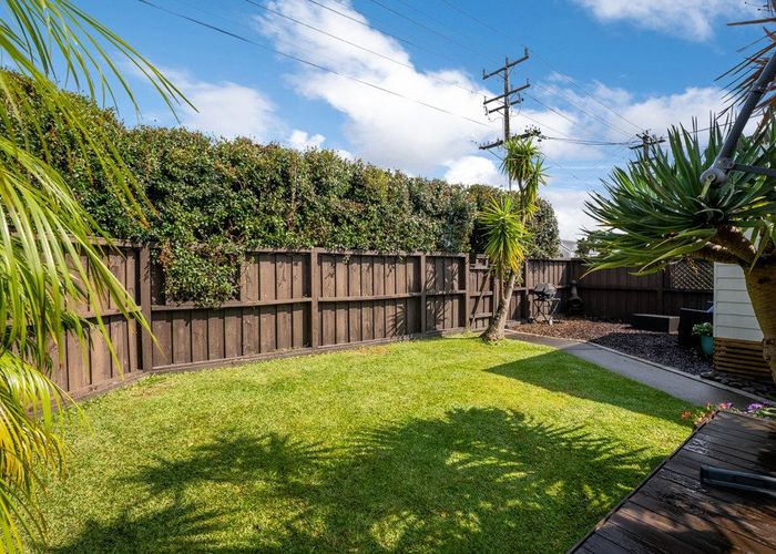  at 1/46 Eversleigh Road, Belmont, North Shore City, Auckland