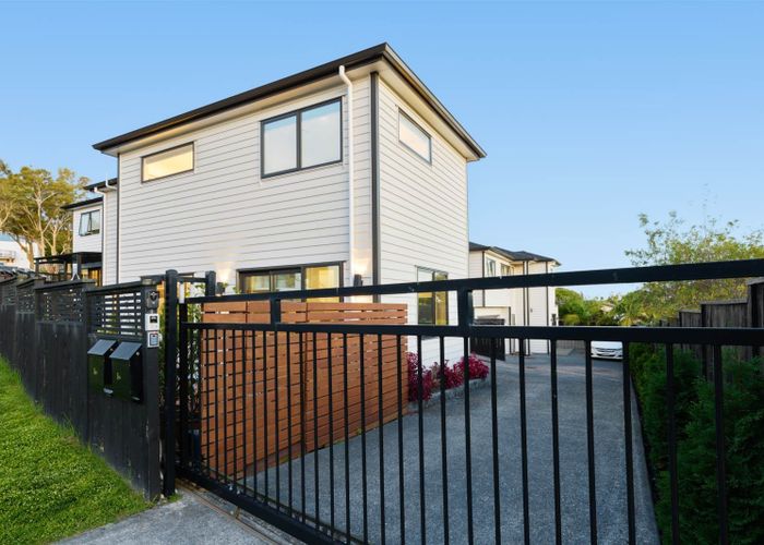  at 5A Woodhouse Place, West Harbour, Waitakere City, Auckland