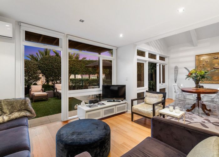  at 2/4 Logan Terrace, Parnell, Auckland