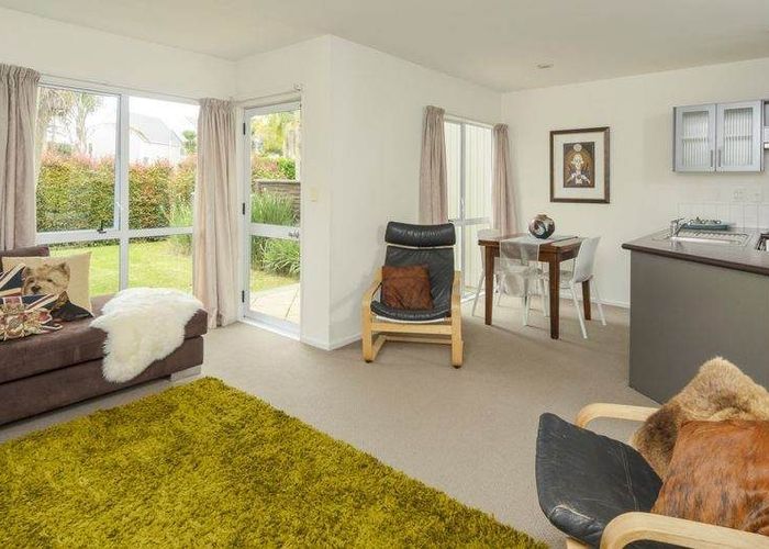  at 9/33 School Road, Kingsland, Auckland