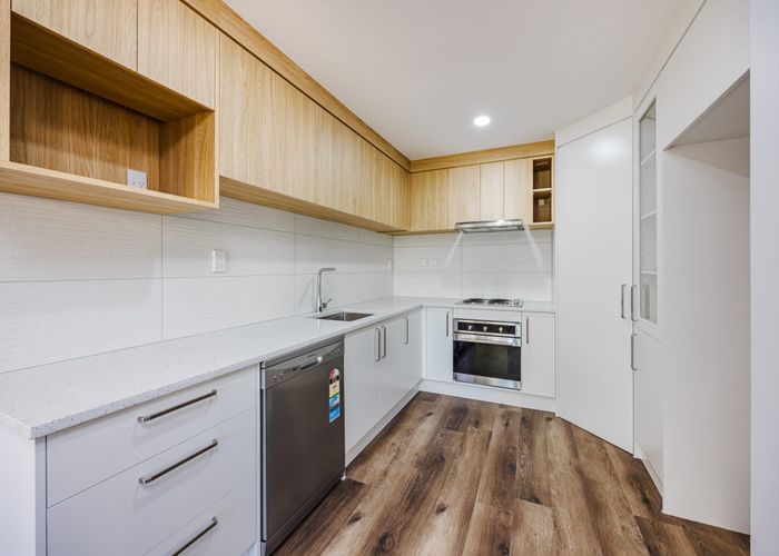  at 2/21 Elizabeth Avenue, Papatoetoe, Auckland