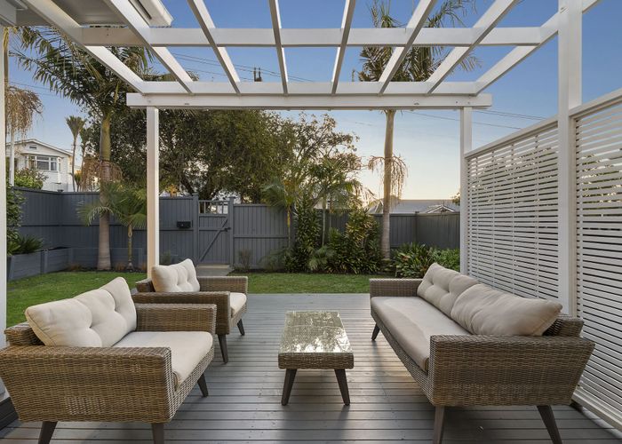  at 17 Warwick Street, Western Springs, Auckland City, Auckland