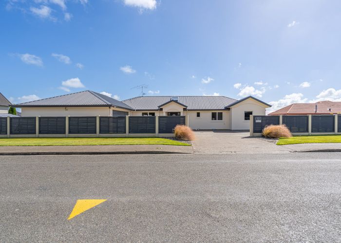  at 1 Somerset Lane, Rosedale, Invercargill