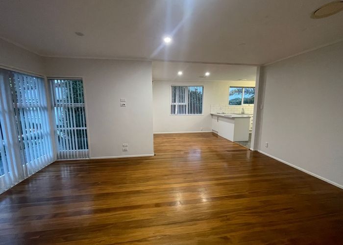  at 10 Yeoman Place, Howick, Manukau City, Auckland