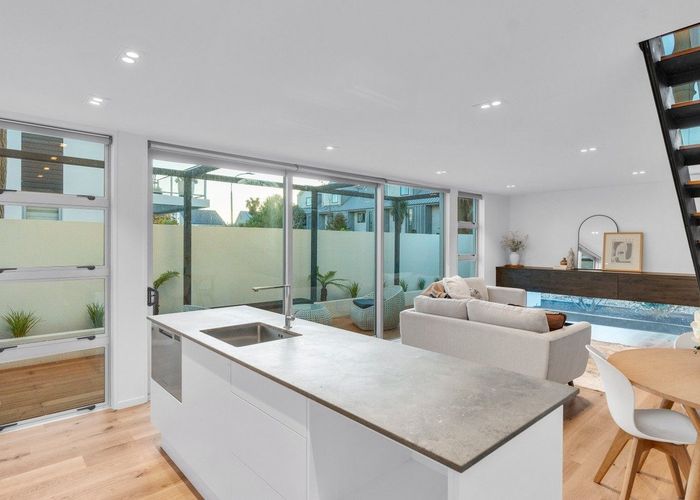  at 1/184 Peterborough Street, City Centre, Christchurch City, Canterbury