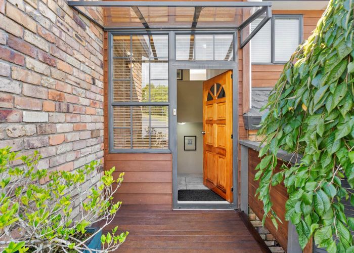 For sale | 5 Azure Grove, Unsworth Heights, North Shore City, Auckland ...