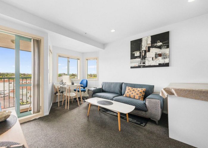  at 27/3C Harrison Road, Mount Wellington, Auckland City, Auckland