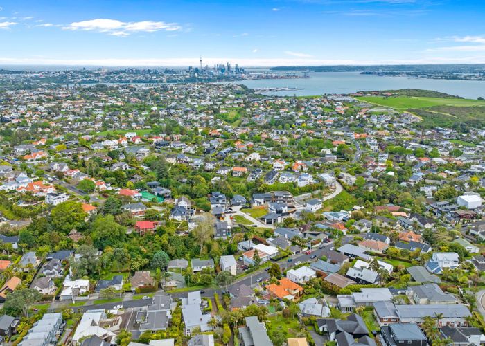 at 27 Comins Crescent, Mission Bay, Auckland