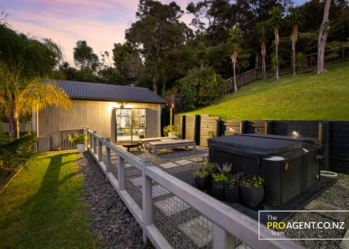  at 20 Laingfield Terrace, Laingholm, Waitakere City, Auckland