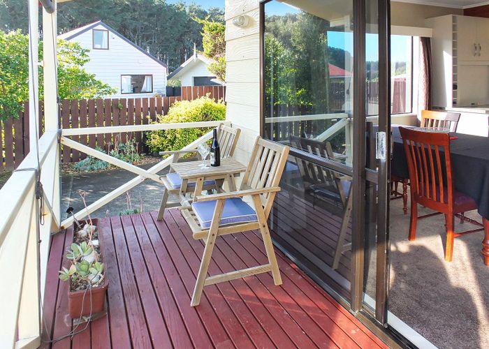  at 38 Hennessy Street East, Foxton Beach, Horowhenua, Manawatu / Whanganui