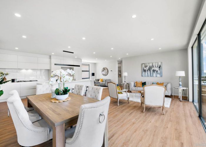  at 2/90 Hillsborough Road, Hillsborough, Auckland