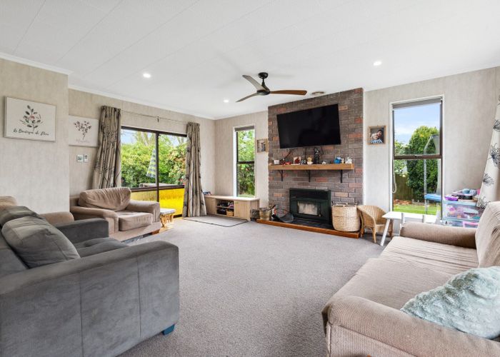  at 185 Bird Road, Bird Road, Stratford