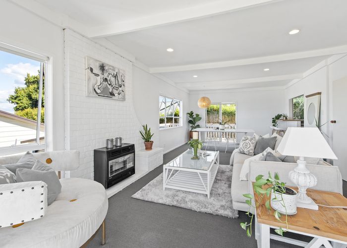  at 17 Lyndhurst Road, Te Atatu South, Auckland