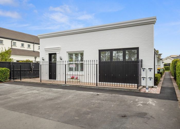  at 1/135 Aikmans Road, Merivale, Christchurch