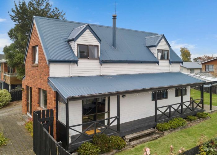  at 6 Matai Place, Balclutha