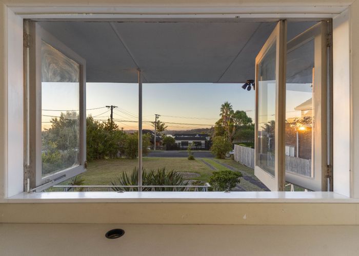  at 28 Dakota Avenue, Beach Haven, Auckland