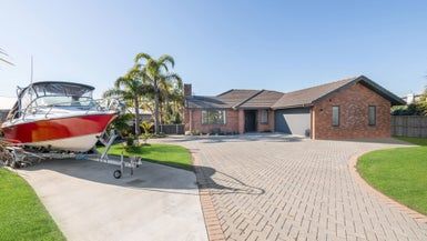  at 11 Columbia Crescent, Beachlands, Auckland