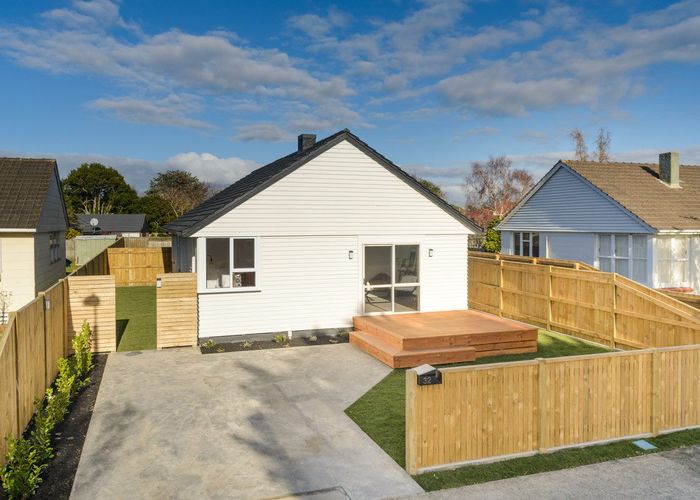  at 32 Leicester Street, Terrace End, Palmerston North