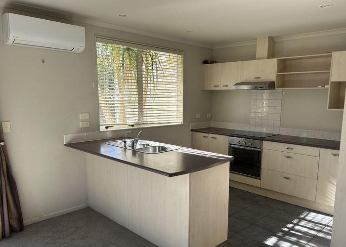  at 6 Sires Parkway, Takanini, Papakura, Auckland