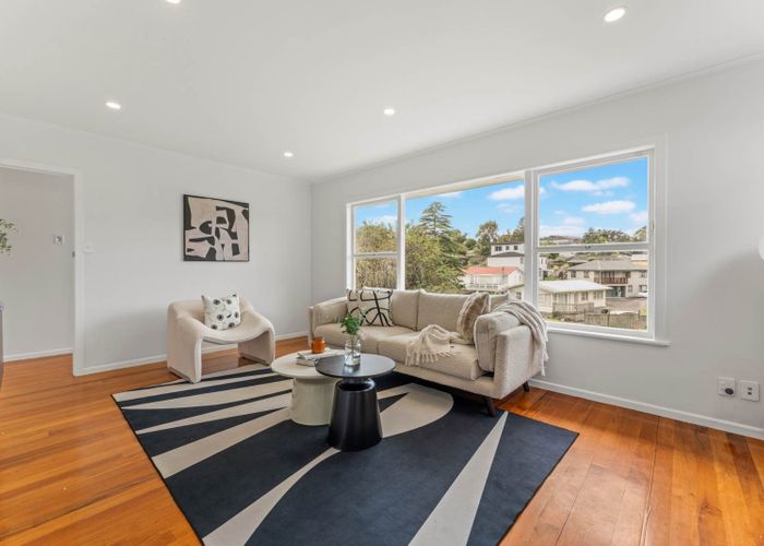  at 19 Halberg Street, Glenfield, Auckland