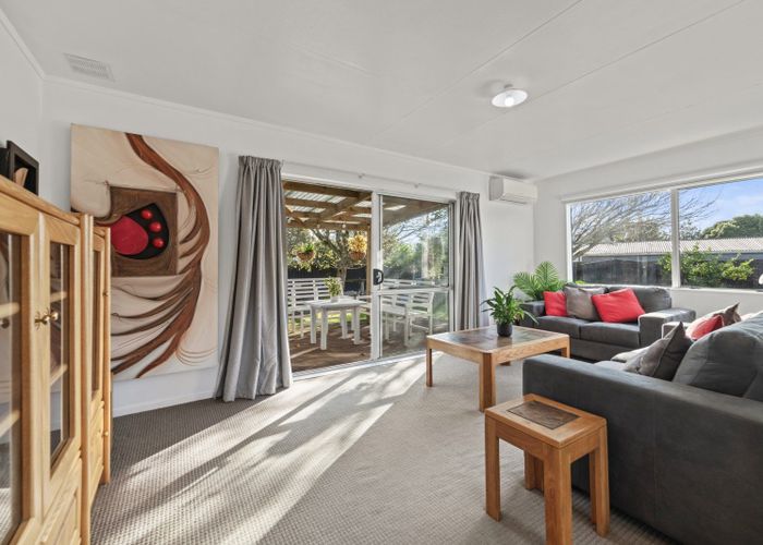  at 10 Ashton Place, Highbury, Palmerston North, Manawatu / Whanganui