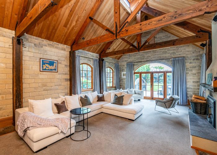  at 696 Fairview Road, Claremont