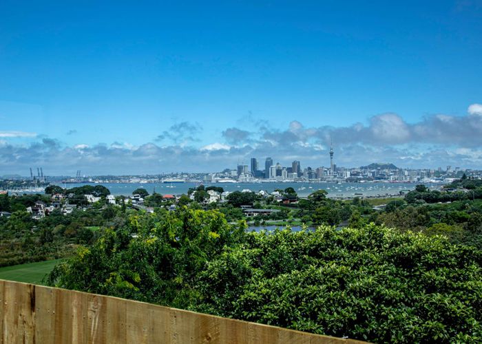  at 14C Howard Road, Northcote, Auckland