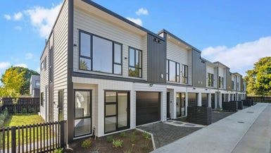  at 7/12 William Street, Mangere East, Auckland