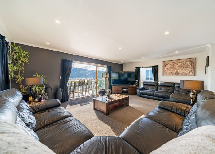  at 9A McCarthy Grove, Clouston Park, Upper Hutt, Wellington