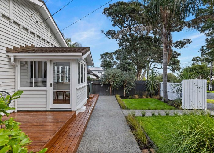  at 22 Wright Road, Point Chevalier, Auckland