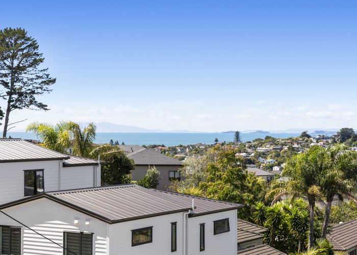  at 697a East Coast Road, Browns Bay, North Shore City, Auckland