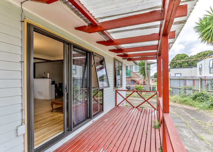  at 21 Julian Place, Otara, Auckland
