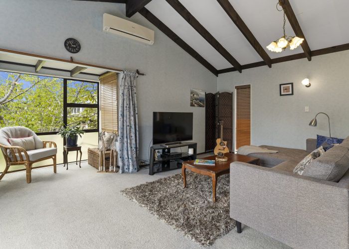  at 39 Glen Road, Raumati South, Paraparaumu