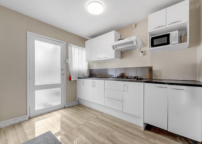  at 5 Magellan Place, Papatoetoe, Auckland