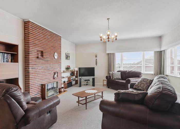  at 33 Seabrook Avenue, New Lynn, Waitakere City, Auckland