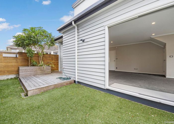  at 3B Anderson Avenue, Point England, Auckland